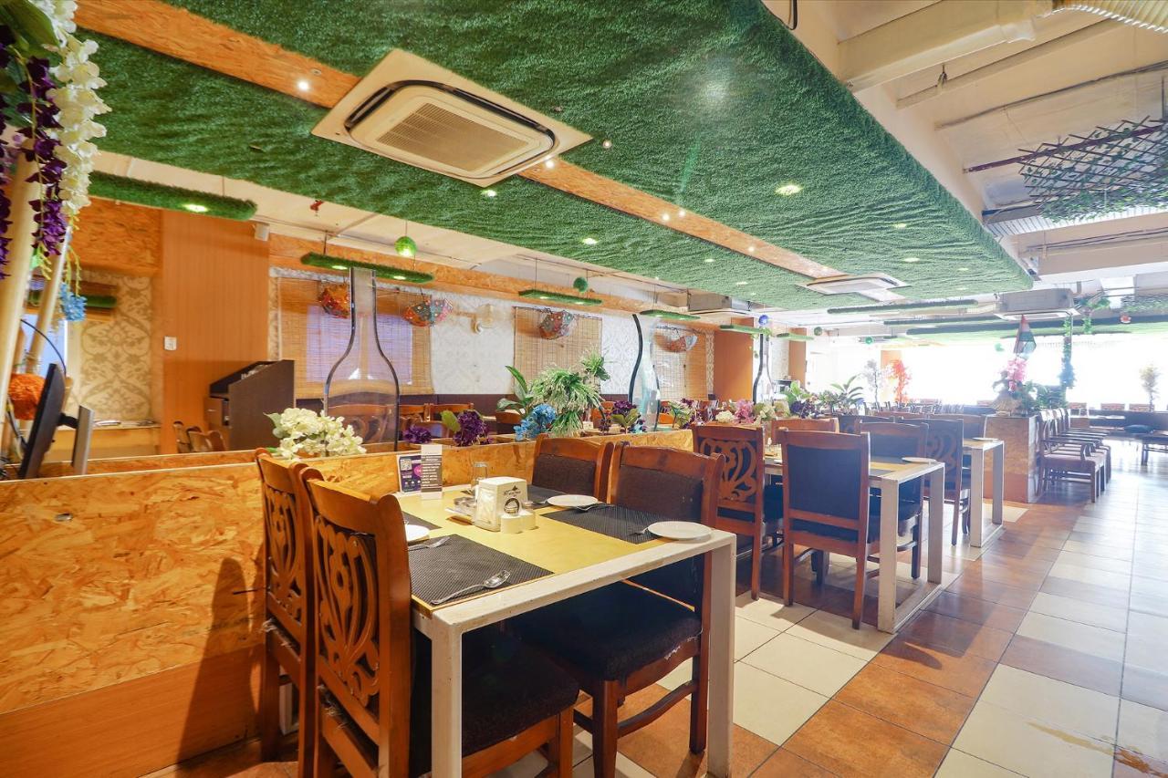 Fabhotel Aamantran & Banquet Halls - Nr Rtc X Roads Metro Station Гайдарабад Екстер'єр фото