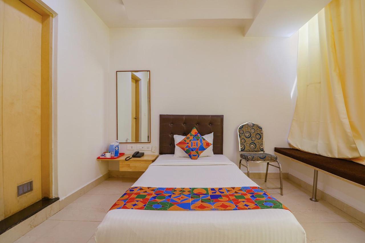 Fabhotel Aamantran & Banquet Halls - Nr Rtc X Roads Metro Station Гайдарабад Екстер'єр фото